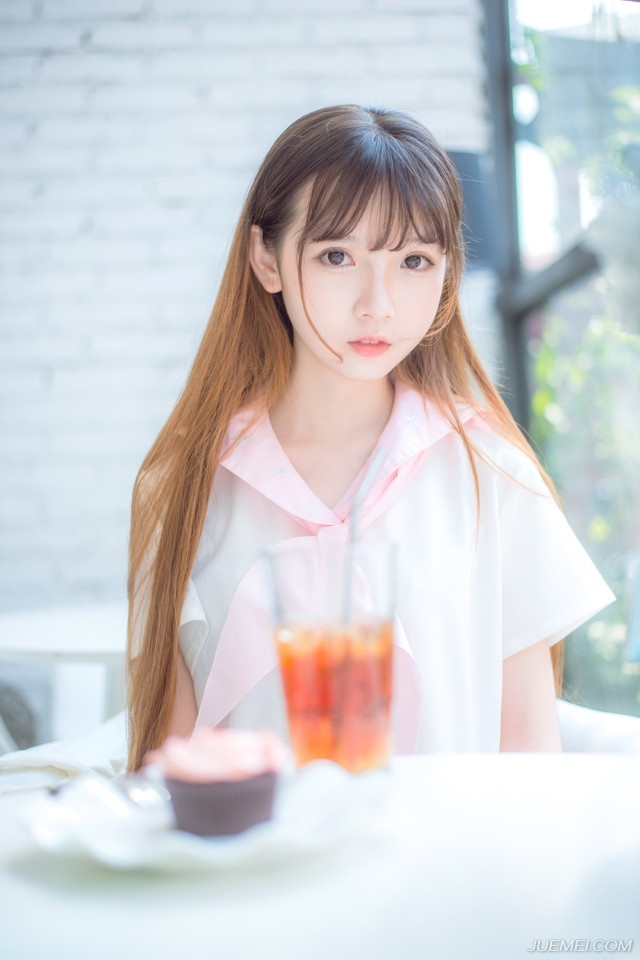 “他让你带上主力前往成都与他汇合。”邓贤苦笑道。